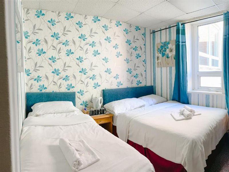 Bed & Breakfast The Chimes On The Sea Blackpool